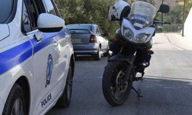 ΞΑΝΘΗ: Οδηγούσε μοτοσυκλέτα χωρίς πινακίδα, μεθυσμένος, οπλισμένος και τράκαρε