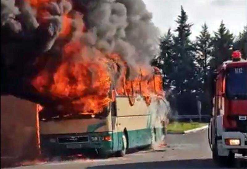 (video) Καβάλα: Στις φλόγες τυλίχτηκε λεωφορείο του Υπεραστικού ΚΤΕΛ