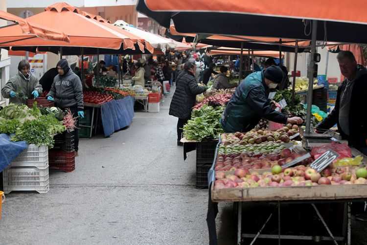 ΣΥΡΙΖΑ: Απομονωμένη η κυβέρνηση στο νομοσχέδιο για τις λαϊκές