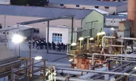 Επέμβαση της Αστυνομίας στις εγκαταστάσεις της ENERGEAN KAVALA κατά των καταληψιών εργαζομένων