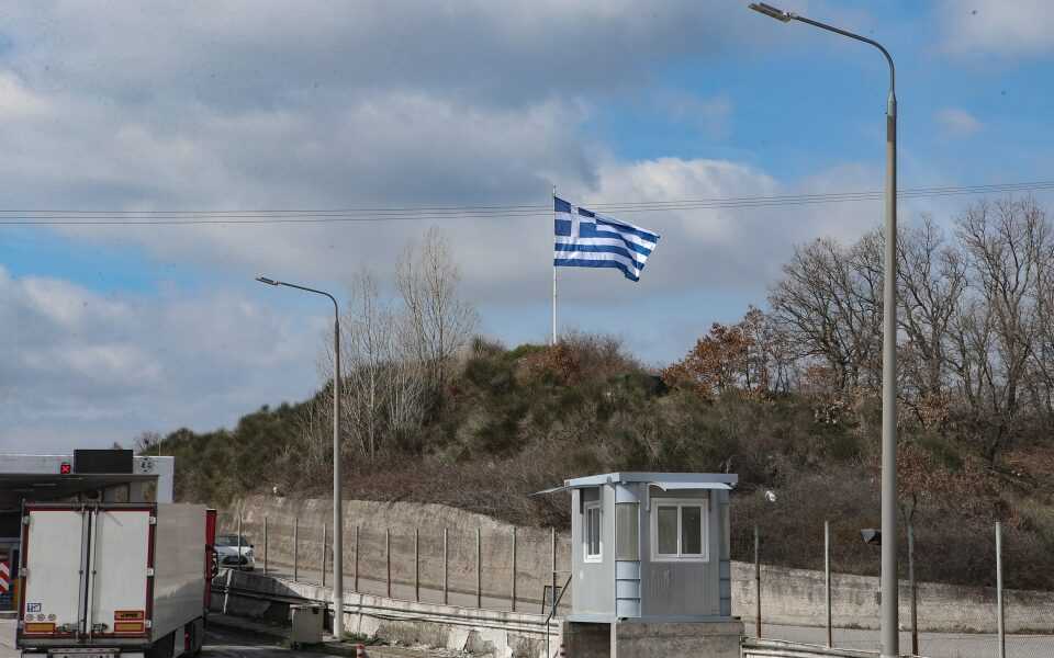 Δεν γνώριζε ο αστυνομικός του Έβρου ότι απαιτείται ειδική άδεια για να επισκεφθεί την Τουρκία;