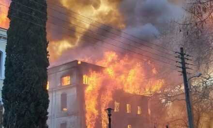 ΚΚΕ ΞΑΝΘΗΣ: Για την μεγάλη πυρκαγιά στις καπναποθήκες στο κέντρο της Ξάνθης