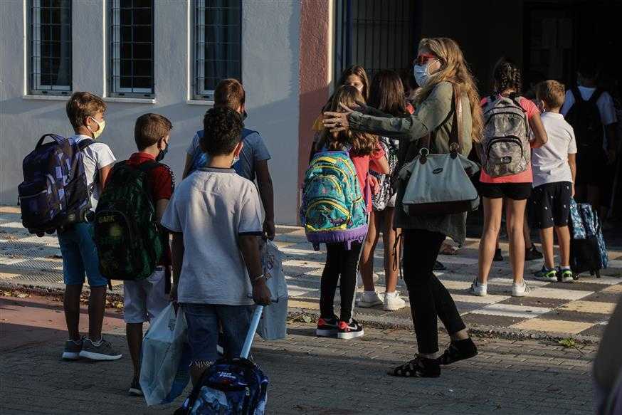 Πότε θα ανοίξουν τα σχολεία -Τα σενάρια στο τραπέζι της επιτροπής των ειδικών