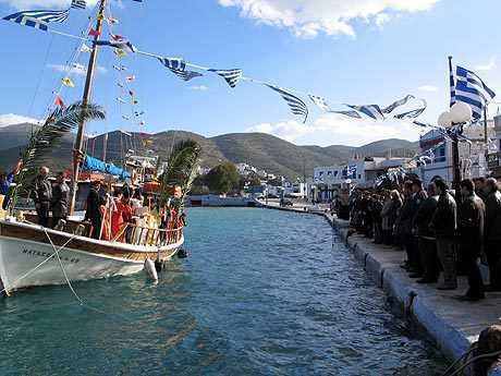 Θεοφάνια: Αγιασμός μόνο από την εκκλησία λόγω … covid