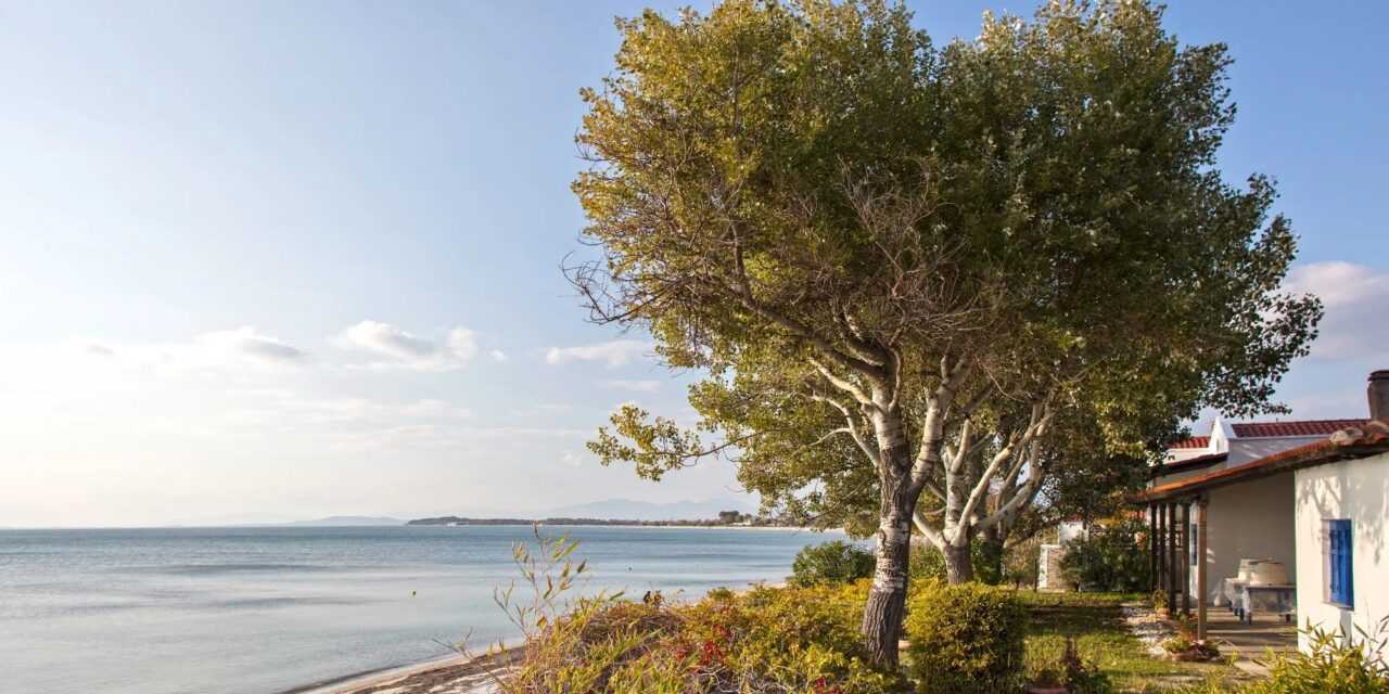 Το καλοκαιρινό διαμάντι της Θράκης με τα καταγάλανα νερά