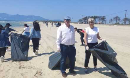 Περιβαλλοντική δράση στην παραλία Ερασμίου από το Γυμνάσιο Ν. Ολβίου με την υποστήριξη του Δήμου Τοπείρου