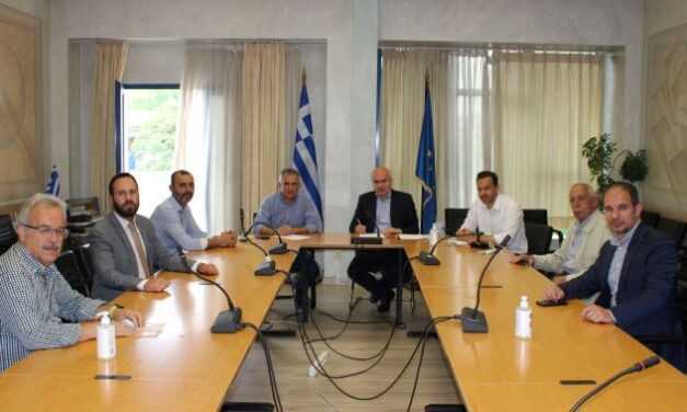 Υπογράφηκε από τον Περιφερειάρχη Χρήστο Μέτιο και την ανάδοχο εταιρεία η σύμβαση για την κατασκευή της νέας γέφυρας Κομψάτου