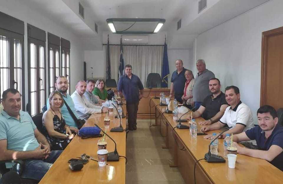 Ουσία ή ακόμη μία φωτογραφία στο ενεργητικό του τοπικού πολιτικού προσωπικού συνοδευόμενη από κροκοδείλια δάκρυα;