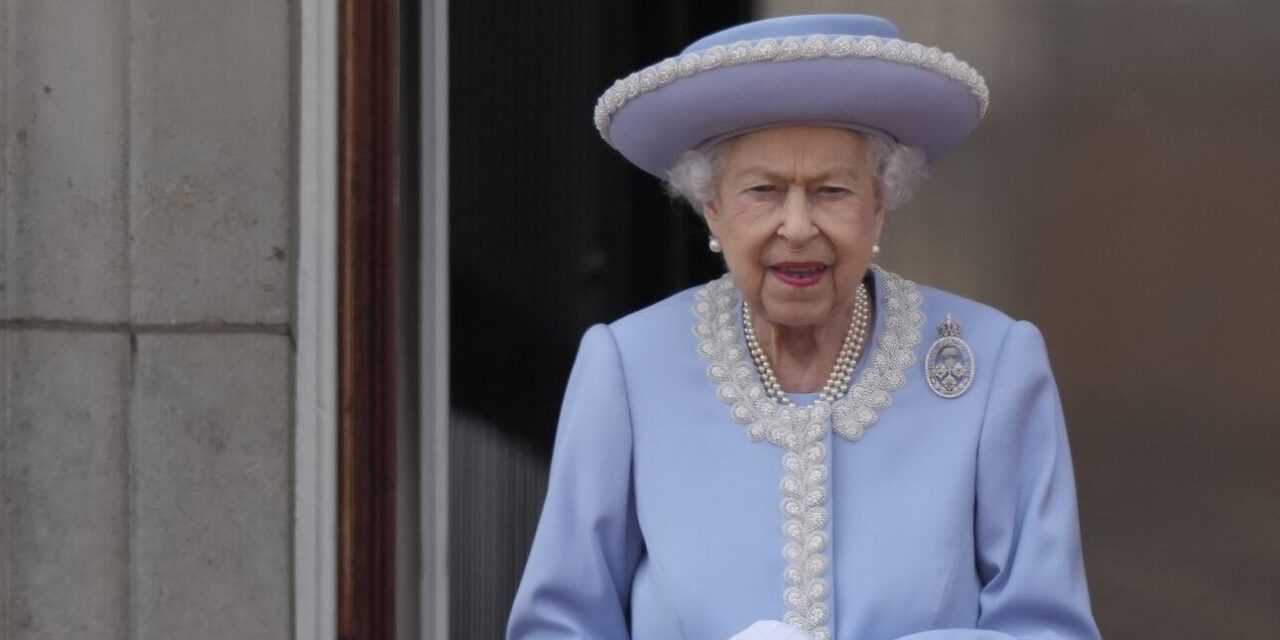 Πέθανε η βασίλισσα Ελισάβετ σε ηλικία 96 ετών – Θρήνος στη Μεγάλη Βρετανία
