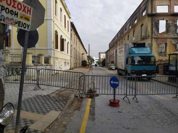 Η οδός Αναξαγόρα κλειστή η Παύλου Μελά επικίνδυνη και κατά τα άλλα ο Τσέπελης νοιάζεται για την κληρονομιά στην πόλη, των καπναποθηκών