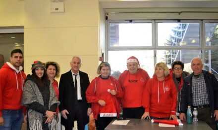 Ο Δήμαρχος Ξάνθης με τους εθελοντές αιμοδότες  στη μαραθώνια χριστουγεννιάτικη αιμοδοσία