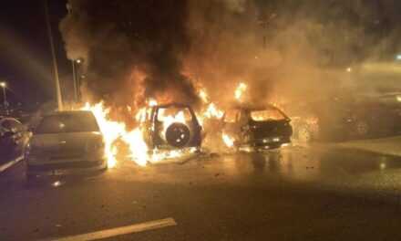 Αλεξανδρούπολη: Οκτώ αυτοκίνητα καταστράφηκαν από πυρκαγιά στο πάρκινγκ του αεροδρομίου