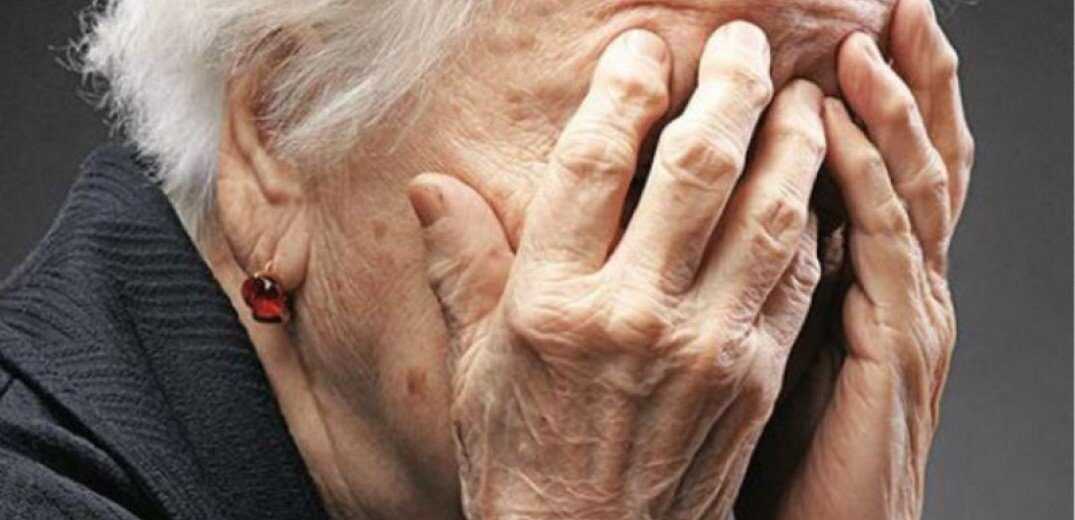 Ζευγάρι «χρυσοχέρηδων» αγκάλιαζαν τους υπερήλικες «φιλικά και ξάφριζαν πορτοφόλια και χρυσαφικά