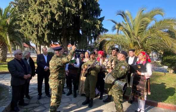 Η μπάντα του ΔΣΣ τα «έψαλε» στον δήμαρχο Τοπείρου Θ. Μίχογλου