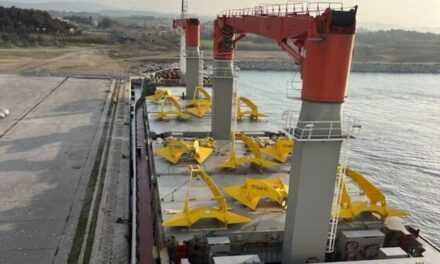 Λιμάνι Αλεξανδρούπολης: Ολοκληρώθηκε η εκφόρτωση αγκυρών για το LNG