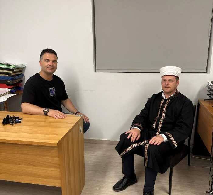 Ο Σοφολογιότατος Τοποτηρητής Μουφτής Ξάνθης Νεζντέν Χεμσερή, πραγματοποίησε επίσκεψη στο Τέμενος των Θερμών