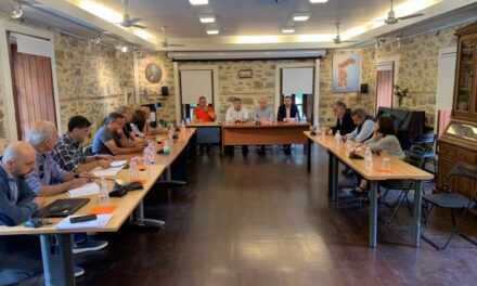 Ευρεία σύσκεψη του Περιφερειάρχη ΑΜΘ Χρήστου Μέτιου στο Δήμο Σαμοθράκης για τα έργα και τον τουρισμό