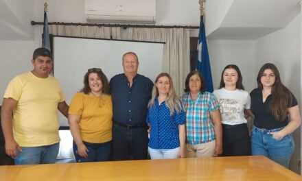 Επίσκεψη του Πολιτιστικού Συλλόγου Κύρνου στον Δήμαρχο Τοπείρου