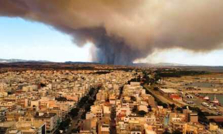 Μαίνεται η μεγάλη φωτιά – Πληροφορίες ότι κάηκαν σπίτια, επιχειρήσεις σε χωριά – Μήνυμα 112 και σε Αλεξανδρούπολη (ΒΙΝΤΕΟ)
