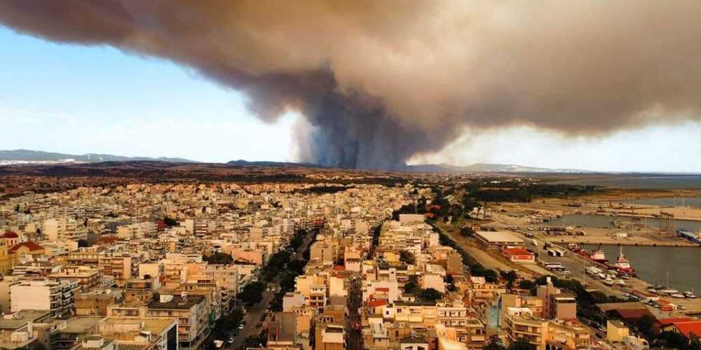 Μαίνεται η μεγάλη φωτιά – Πληροφορίες ότι κάηκαν σπίτια, επιχειρήσεις σε χωριά – Μήνυμα 112 και σε Αλεξανδρούπολη (ΒΙΝΤΕΟ)