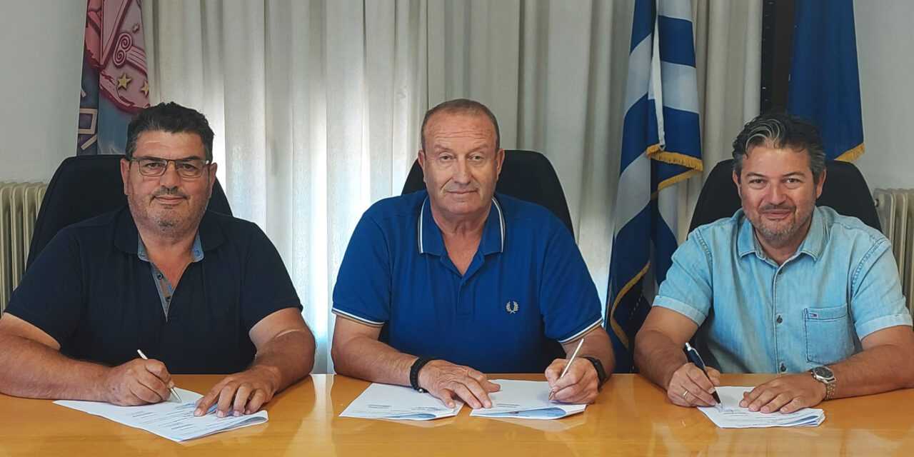 Υπογράφηκε η σύμβαση για την κατασκευή μεταλλικής κερκίδας στο Γήπεδο Αβάτου Δήμου Τοπείρου
