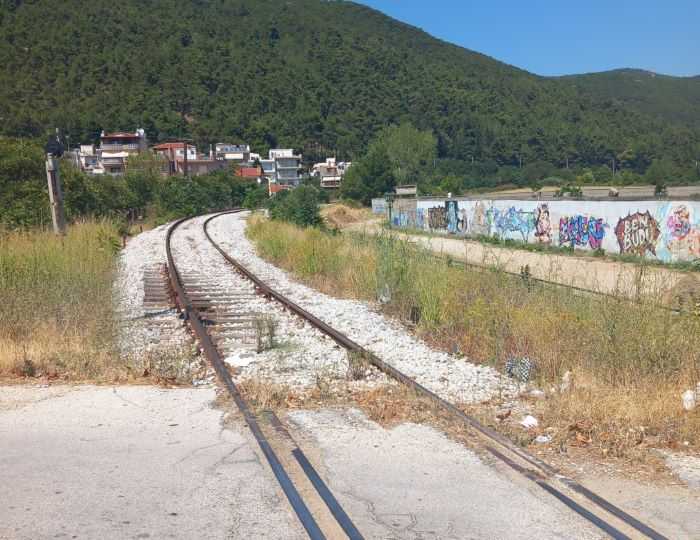 «Και μια σημαία σε ένα μπαλκόνι  αλλάζει χρώματα και με σκοτώνει»