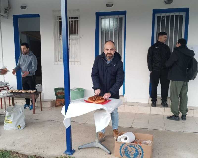 Την πρωτοχρονιάτικη πίτα έκοψε η Ακαδημία της Αναγέννηση Θαλασσιας Α.Σ στο γήπεδά της, παρουσία κόσμου και των αθλητών της.