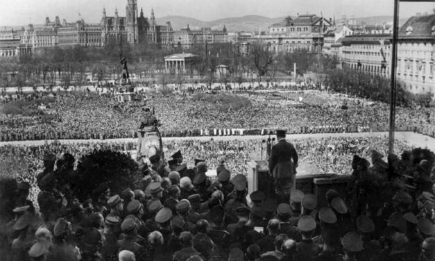 Μήπως τελικά ζούμε στο 1938;