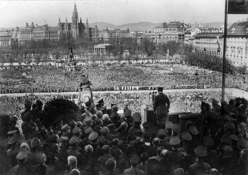 Μήπως τελικά ζούμε στο 1938;