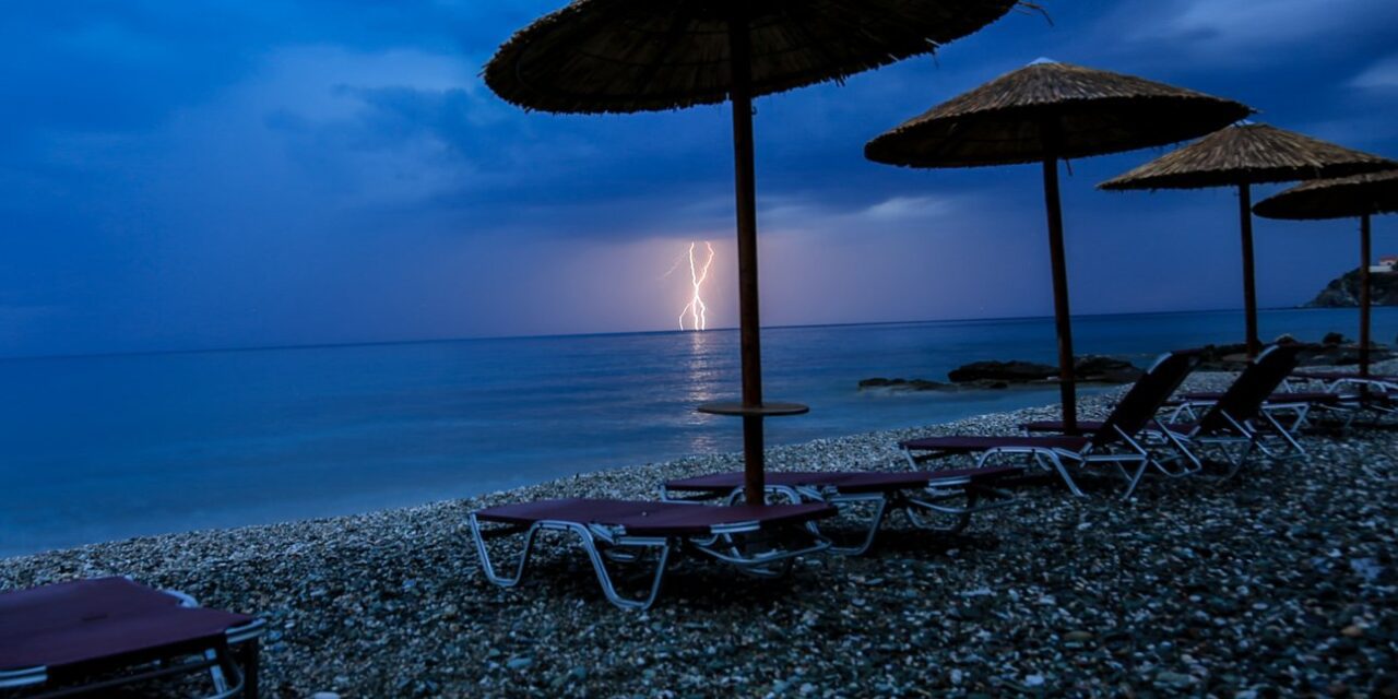 Τραγωδία στη Χαλκιδική: 13χρονη έχασε τη ζωή της από κεραυνό, μπροστά στα μάτια της μητέρας της