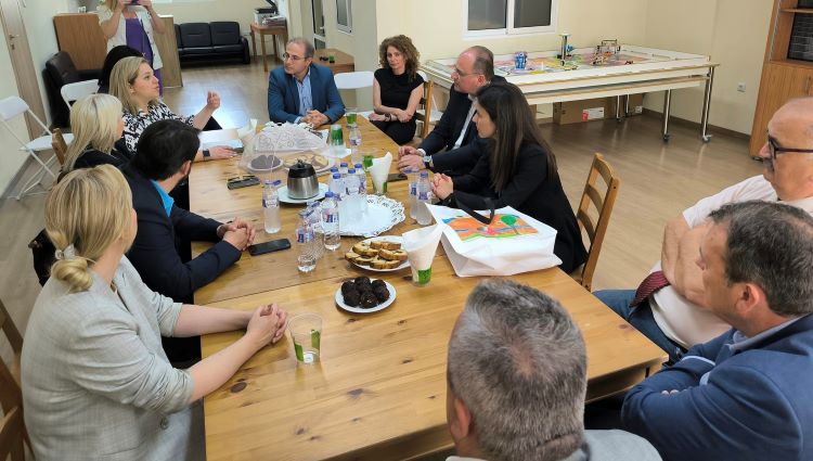 Επίσκεψη της κας Λυτρίβη στο Κοινωνικό Κέντρο “ΣΤΑΥΡΟΣ ΧΑΛΙΟΡΗΣ”