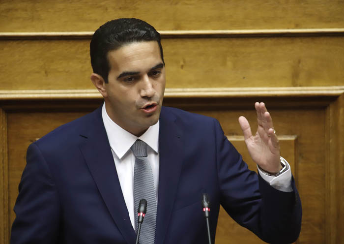 Ο Μ. Κατρίνης υπέβαλε την παραίτηση του από την θέση του κυβερνητικού εκπροσώπου προς τον πρόεδρο του ΠΑΣΟΚ Νίκο Ανδρουλάκη για την επικείμενη υποψηφιότητά του για την ηγεσία στο ΠΑΣΟΚ.