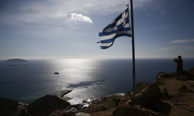 Να αποφασίσουμε με ποιους είμαστε και τι θέλουμε