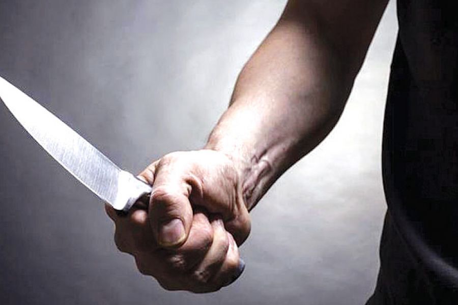 Συνελήφθη ημεδαπός κατηγορούμενος για απόπειρα ανθρωποκτονίας, επικίνδυνη σωματική βλάβη και παράβαση του νόμου περί όπλων