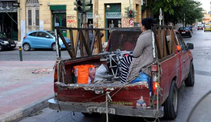 Οι  ρωμά στην Ανατολική Μακεδονία και Θράκη οδηγούν χωρίς δίπλωμα