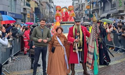 Νυχτερινή και κεντρική καρναβαλική παρέλαση. Ναι άξιζε ο κόπος αλλά …