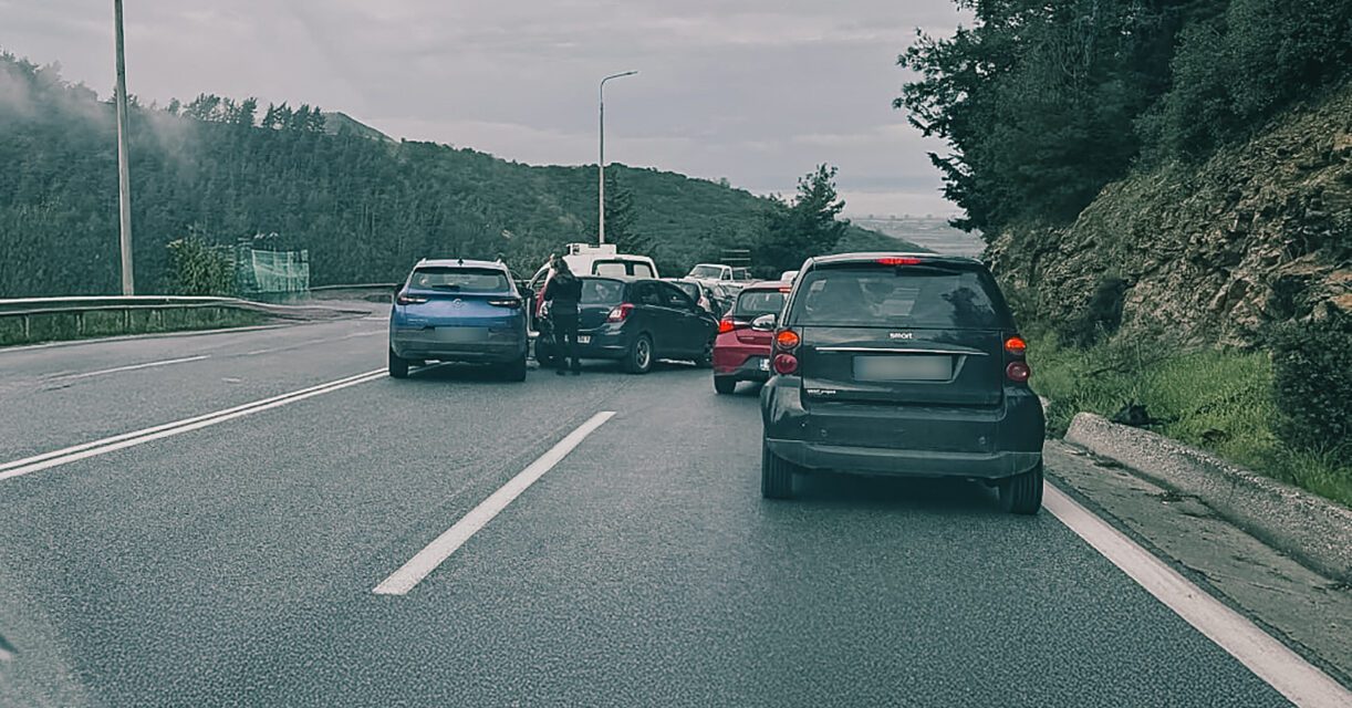Καραμπόλα εξι οχήματων στον δρόμο Άγιο Σίλα – Σταυρός Αμυγδαλεώνα