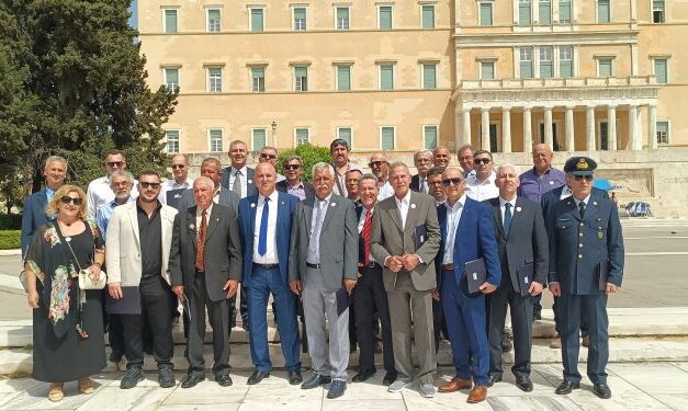 ΒΡΑΒΕΥΣΕΙΣ ΕΘΕΛΟΝΤΩΝ ΑΙΜΟΔΟΤΩΝ (ΚΑΙ ΞΑΝΘΙΩΤΩΝ) ΑΠΟ ΤΗ ΒΟΥΛΗ ΤΩΝ ΕΛΛΗΝΩΝ