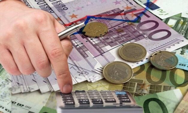 ΔΗΜΟΣΙΟ ΑΠΑΙΤΕΙ ΑΠΟ ΤΟΥΣ ΠΟΛΙΤΕΣ ΝΑ  ΠΛΗΡΩΝΟΥΝ, ΕΝΩ ΤΟ ΙΔΙΟ, ΟΤΑΝ ΕΙΝΑΙ ΝΑ ΠΛΗΡΩΣΕΙ,  ΣΦΥΡΊΖΕΙ ΑΔΙΑΦΟΡΑ