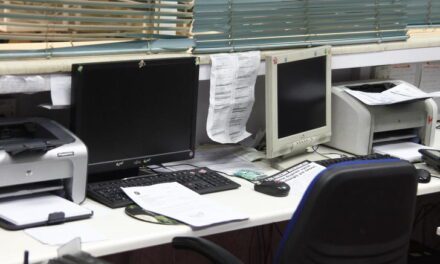 ΑΝΤΙΔΡΟΥΝ ΟΙ ΔΗΜΟΣΙΟΙ ΥΠΑΛΛΗΛΟΙ ΓΙΑ ΤΗΝ ΑΡΣΗ ΤΗΣ ΜΟΝΙΜΟΤΗΤΑΣ