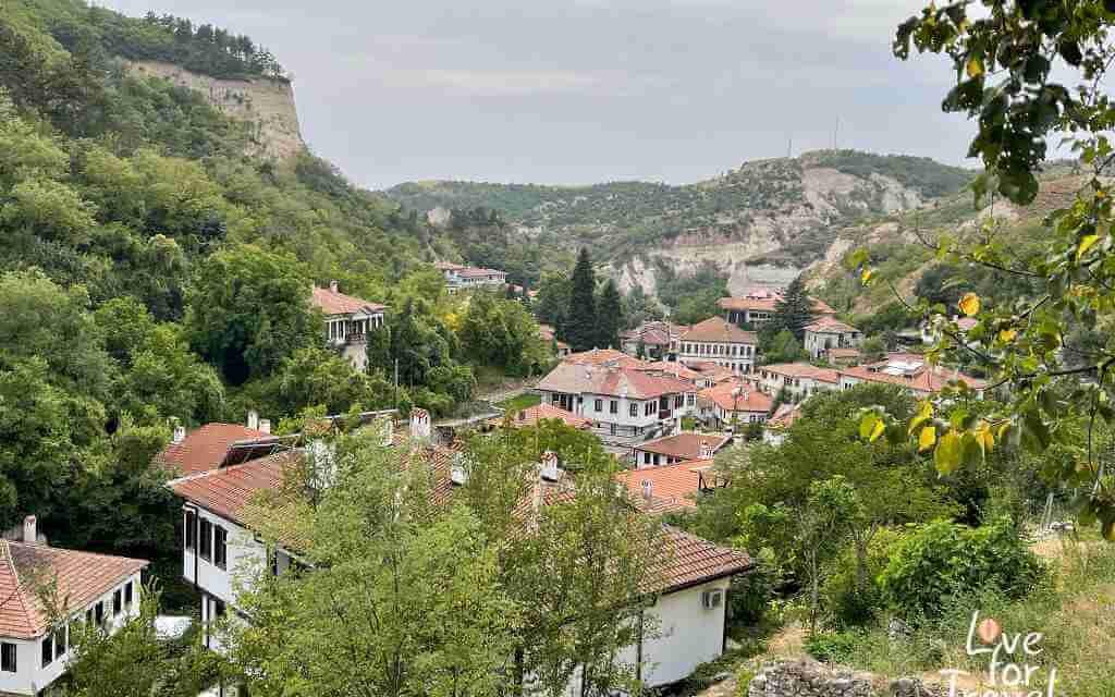 Ξεχασμένα χωριά προσελκύουν Βούλγαρους αγοραστές