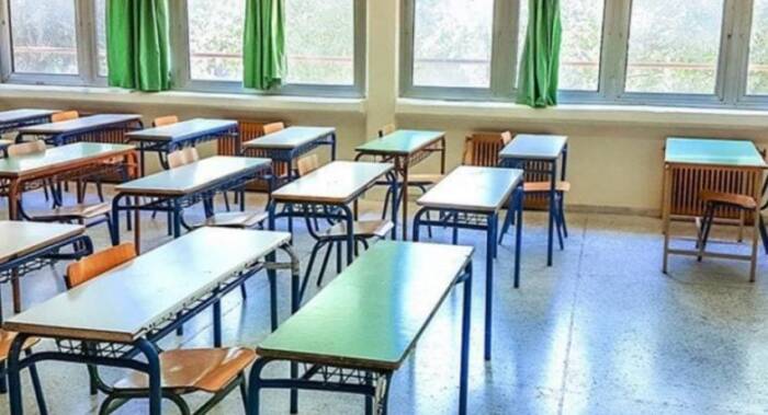 ΚΑΤΩ ΤΑ ΧΕΡΙΑ ΑΠΟ ΤΟ ΔΙΚΑΙΩΜΑ ΤΩΝ ΕΚΠΑΙΔΕΥΤΙΚΩΝ ΚΙ ΟΛΩΝ ΤΩΝ ΕΡΓΑΖΟΜΕΝΩΝ ΣΤΗΝ ΑΠΕΡΓΙΑ!