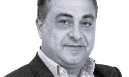 Η ΔΕΥΑΞ ασφαλτοστρώνει τα σημεία που το δίκτυο είχε βλάβη και επιδιορθώθηκε
