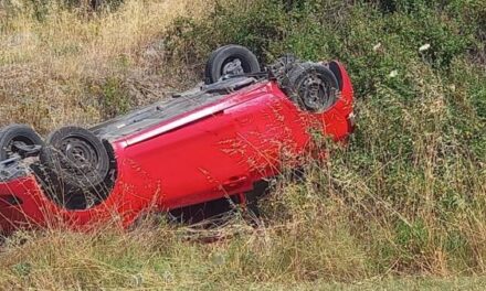 Αναποδογυρισμένο όχημα κοντά στο Α.Τ. Νέας Περάμου προκαλεί ερωτήματα