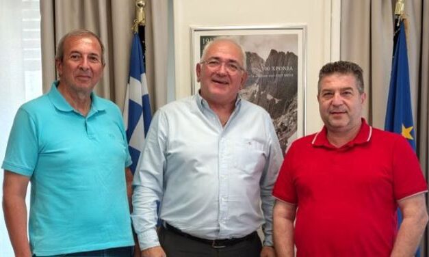 Ο Χ. Ευστρατίου πήρε “σβάρνα” τα υπουργεία.