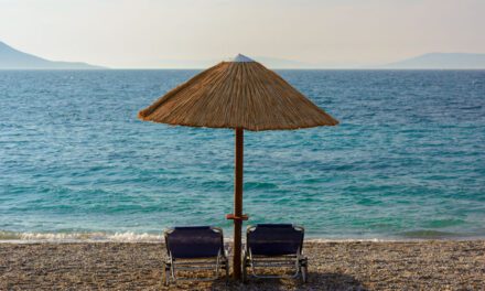 Στροφή σε πιο οικονομικές διακοπές: Τι δείχνει νέα έρευνα του ΙΕΛΚΑ για το καλοκαίρι του 2025
