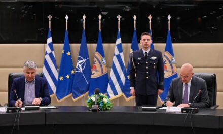 Προγραμματική σύμβαση για την «Συντήρηση Δικτύου Παρέβριων Διαδρομών» υπέγραψαν ο Υπουργός Εθνικής Άμυνας και ο Περιφερειάρχης Ανατολικής Μακεδονίας και Θράκης