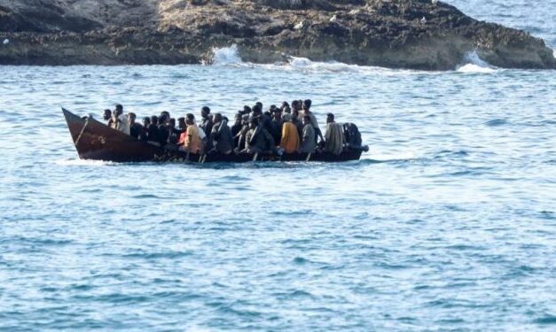 ΠΩΣ ΕΡΧΟΝΤΑΙ ΟΙ ΛΑΘΡΟΜΕΤΑΝΑΣΤΕΣ ΑΠΟ ΤΗΝ ΛΙΒΥΗ; ΠΟΙΟΙ ΚΑΝΟΥΝ ΤΑ «ΣΤΡΑΒΑ» ΜΑΤΙΑ ΣΤΗΝ ΜΕΓΑΛΗ ΜΠΙΖΝΑ; ΠΟΙΟΙ ΔΟΥΛΕΥΟΥΝ ΤΟΝ ΕΛΛΗΝΙΚΟ ΛΑΟ;