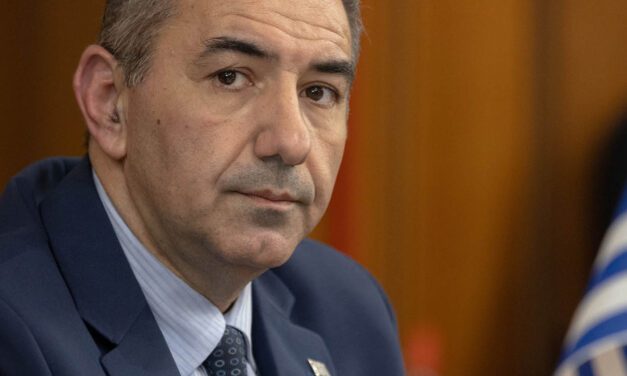 Υβριδική απειλή το μεταναστευτικό – Ο ρόλος της Τουρκίας στη Λιβύη και η μεταστροφή Χαφτάρ