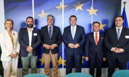 ΒΑΡΥΓΔΟΥΠΟΣ ΤΙΤΛΟΣ ΑΠΟ ΤΟ ΔΕΛΤΙΟ ΤΥΠΟΥ ΤΗΣ ΠΕΡΙΦΕΡΕΙΑΣ – ΤΙ ΚΕΡΔΙΣΑΜΕ;  Δυναμική παρουσία του Περιφερειάρχη Ανατολικής Μακεδονίας και Θράκης Χριστόδουλου Τοψίδη στις Βρυξέλλες – Στρατηγικές συναντήσεις και  εξωστρεφείς παρεμβάσεις στην καρδιά της Ευρώπης